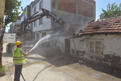 Yıldırım'da metruk  binalara karşı çalışmalar devam ediyor