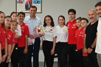 Manisa'da Başkan Zeyrek milli sporcularla buluştu