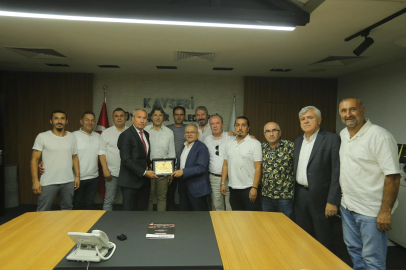 TÜRFAD Kayseri'den Büyükkılıç'a plaket